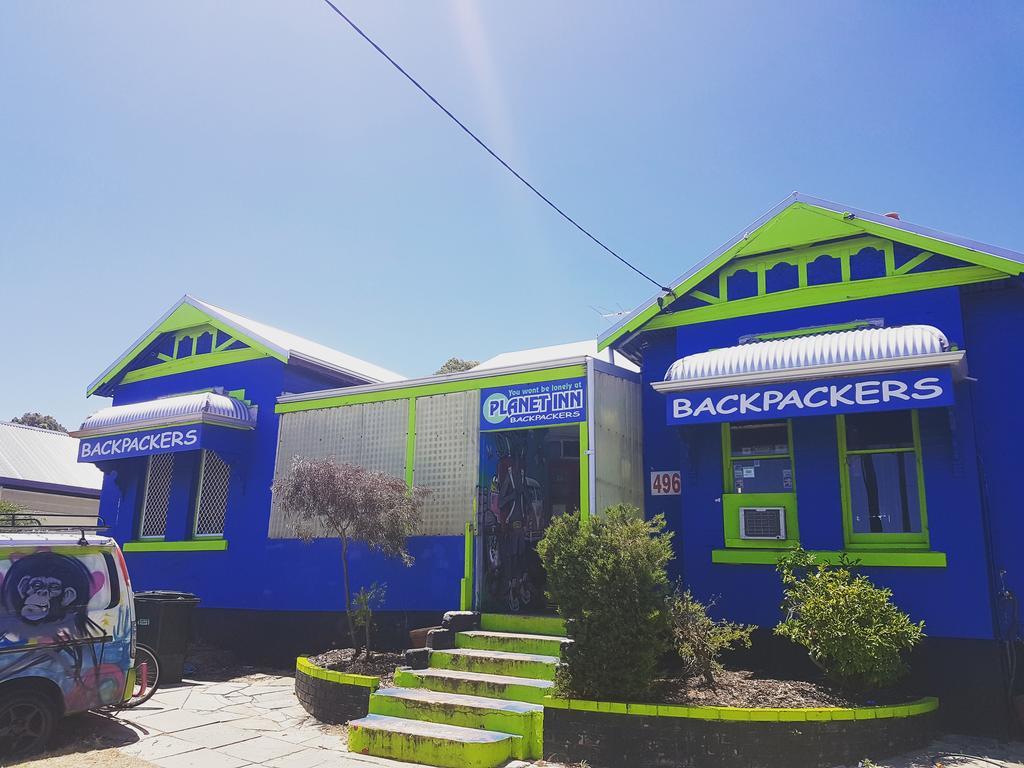 بيرث Planet Inn Backpackers المظهر الخارجي الصورة