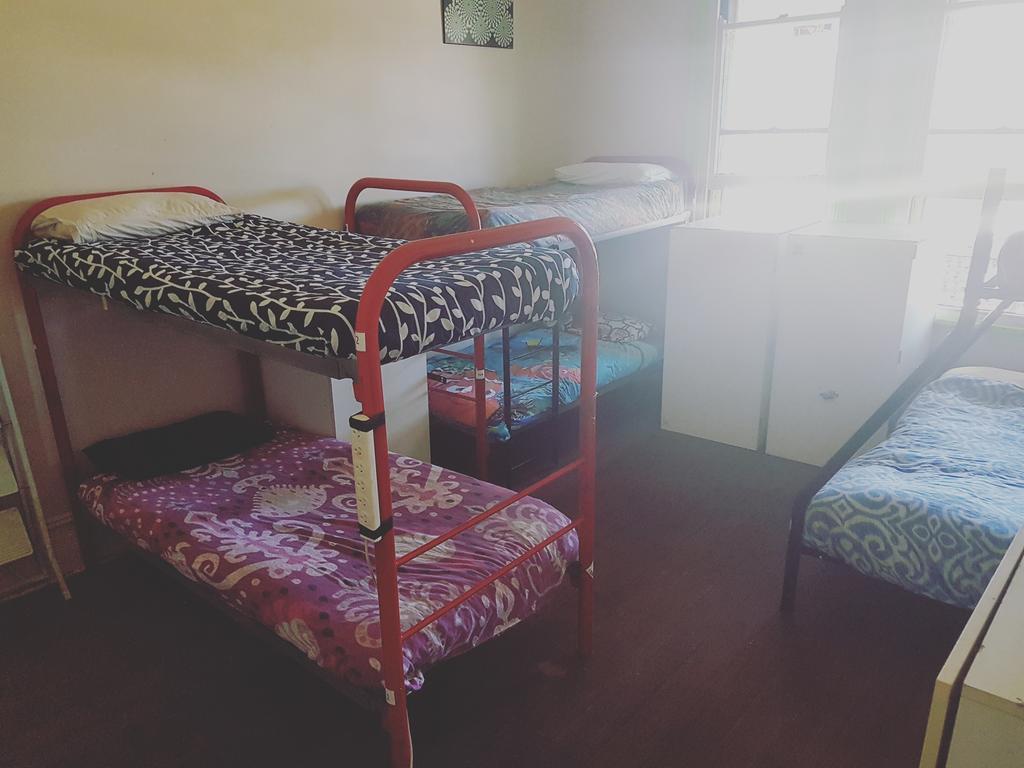 بيرث Planet Inn Backpackers المظهر الخارجي الصورة