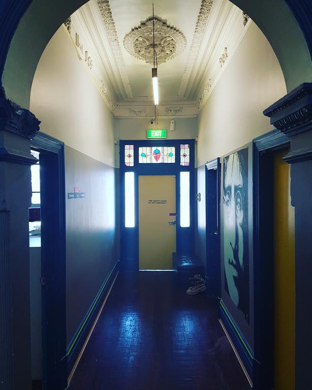 بيرث Planet Inn Backpackers المظهر الخارجي الصورة